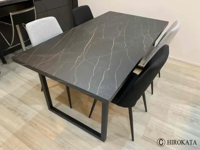 テーブル天板サイズ140cm×75cmを理想の色柄でオーダーメイドできる便利な通販