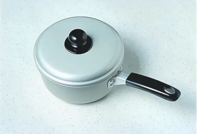 耐熱性に優れた天板【高圧メラミン化粧板仕上げの天板】