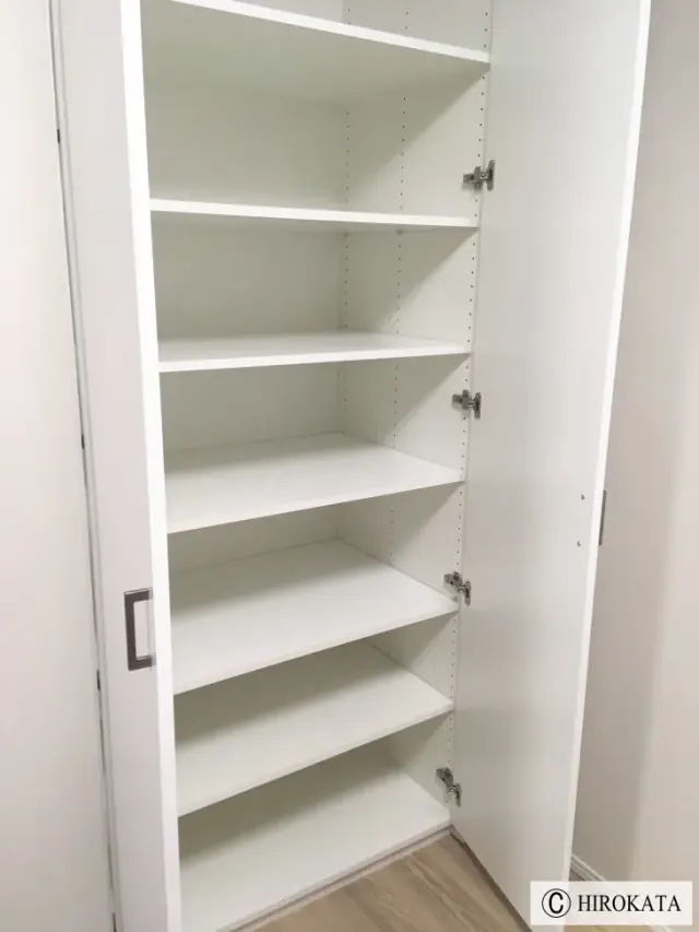 棚板とは棚に使う板 | 建築業界では物を載せる板を【棚板】と言います