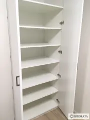 棚板とは棚に使う板 | 建築業界では物を載せる板を【棚板】と言います