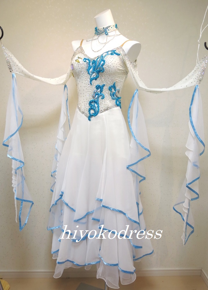 M1133 白樺製　白ブルーアクセントドレス