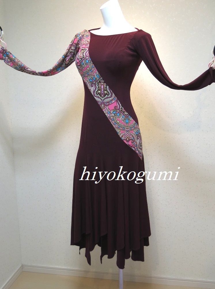M947 タカダンス製　ワインカラーのワンピース