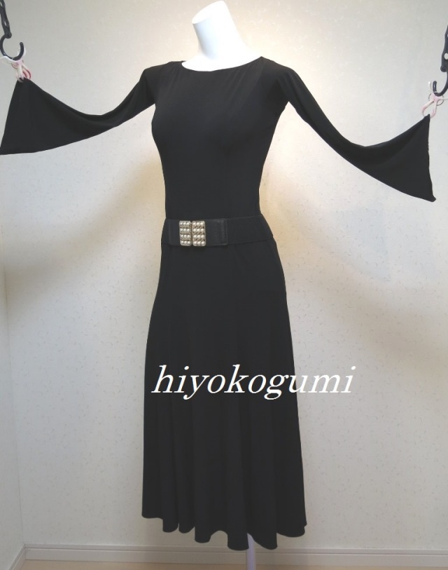 M946 タカダンス製　黒のワンピースＬサイズ