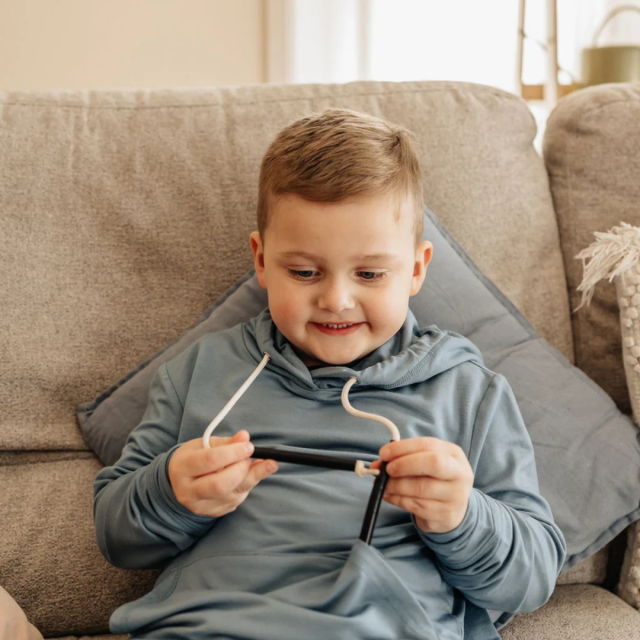 感覚過敏、触覚過敏、発達障害、自閉症など、服の刺激が苦手なお子さんのためのシームレスTシャツ。パーカー。