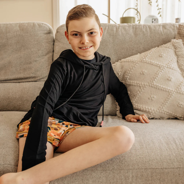 感覚過敏、触覚過敏、発達障害、自閉症など、服の刺激が苦手なお子さんのためのシームレスTシャツ。パーカー。