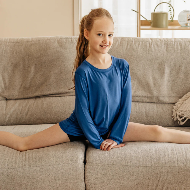感覚過敏、触覚過敏、発達障害、自閉症など、服の刺激が苦手なお子さんのためのシームレスTシャツ。長袖。