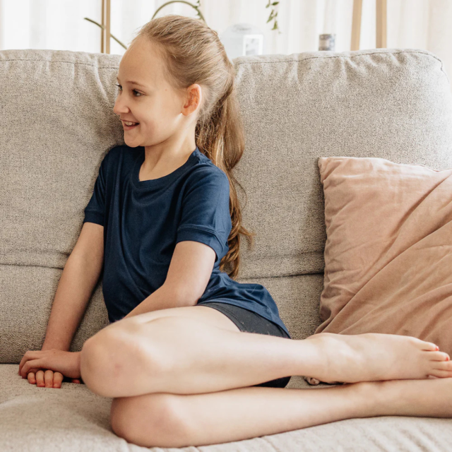 感覚過敏、触覚過敏、発達障害、自閉症など、服の刺激が苦手なお子さんのためのティーシャツ。シームレス。