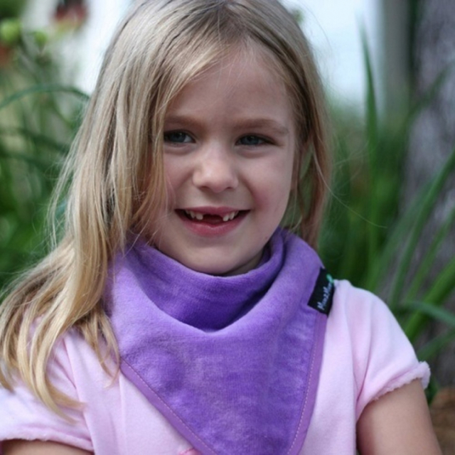 介護用エプロン、よだれかけ、オシャレスタイ。よだれの多い障害児むけ。