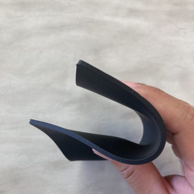 つり革用の非接触グッズです