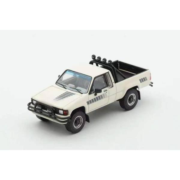 1/64 トヨタ ハイラックス SR5 XTRA Cab 1985 左ハンドル仕様 オフホワイト 完成品ミニカー KS062-396