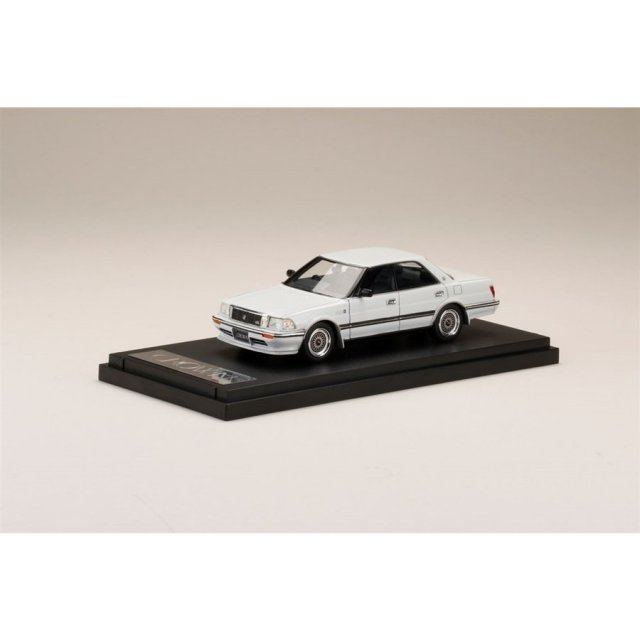 MARK43 1/43 トヨタ クラウン 3000 アスリート L Customized Version スーパーホワイト IV 完成品ミニカー PM43135CW