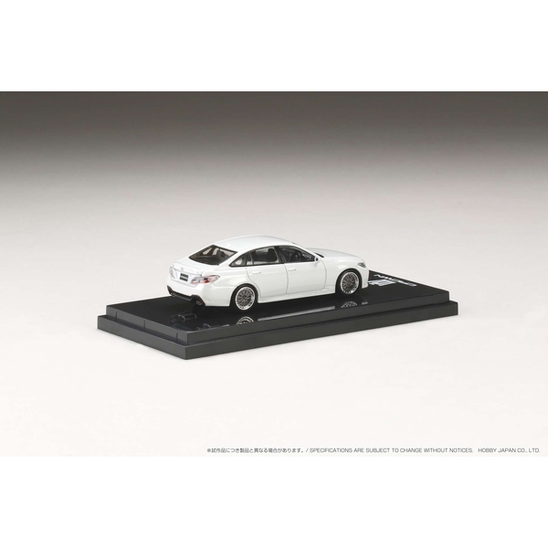 1/64 トヨタ クラウン 2.0 RS カスタムバージョン ホワイトパールクリスタルシャイン