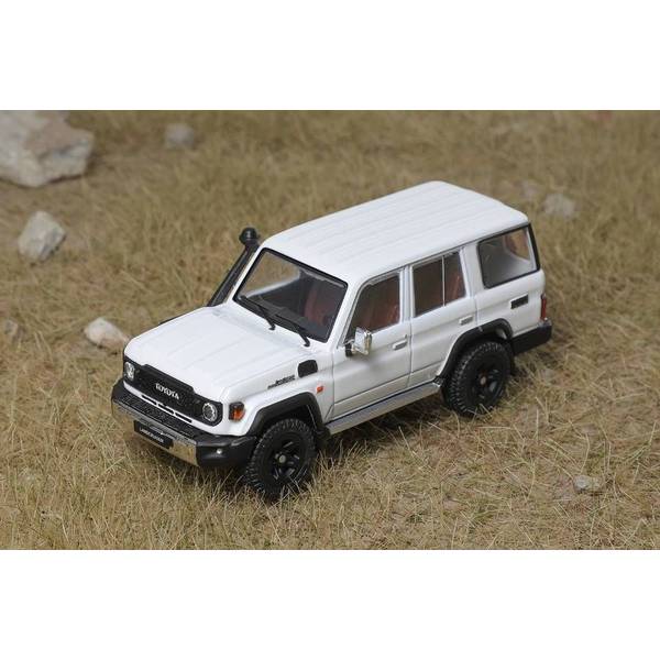 1/64 トヨタ ランドクルーザー70 左ハンドル仕様 ホワイト 完成品ミニカー KS081-459