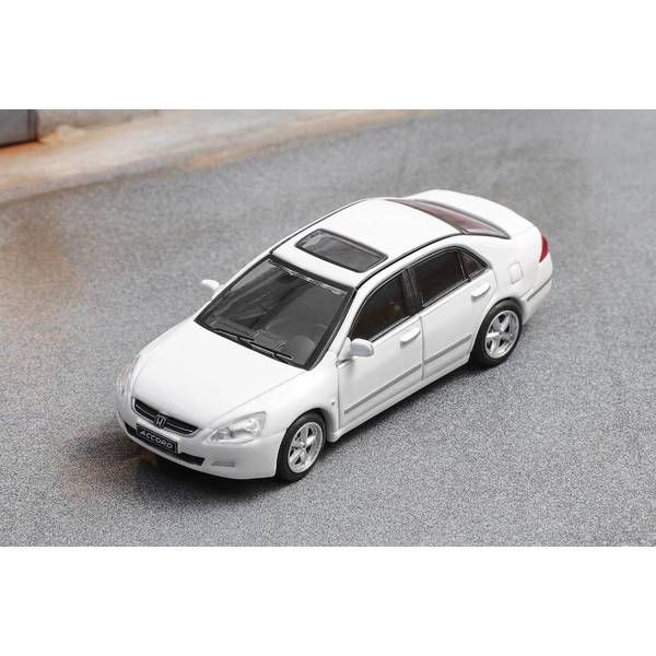 1/64 ホンダ アコード 2005 左ハンドル仕様 ホワイト 完成品ミニカー LL-035-177