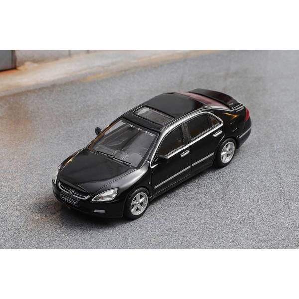 1/64 ホンダ アコード 2005 左ハンドル仕様 ブラック 完成品ミニカー LL-035-179
