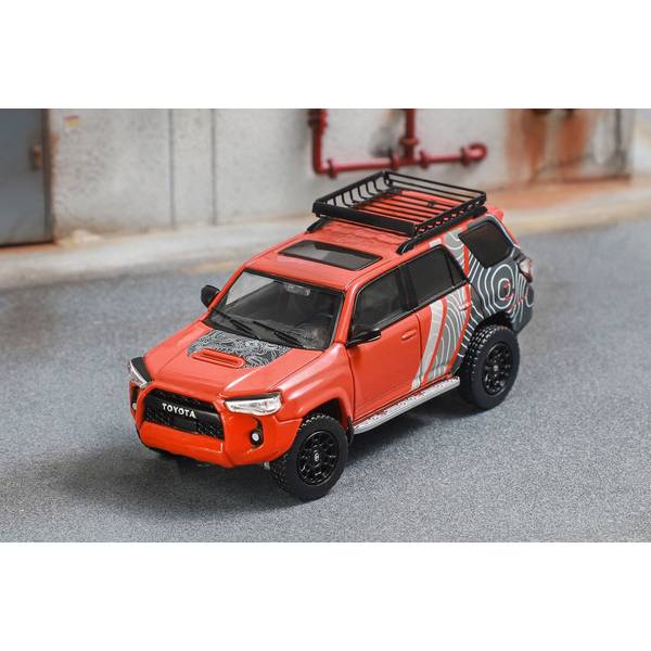 1/64 トヨタ 4 Runner TRD Pro 2022 左ハンドル仕様 オレンジ 完成品ミニカー KS059-479