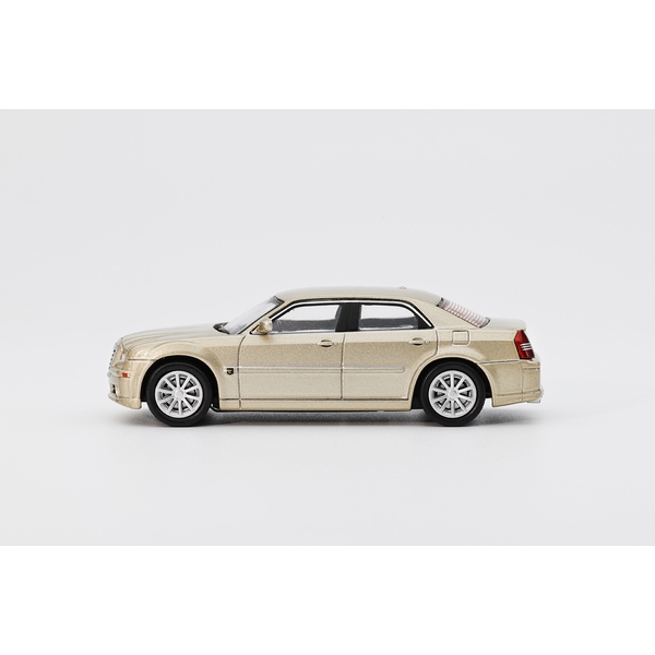 1/64 クライスラー 300C ゴールド 左ハンドル仕様