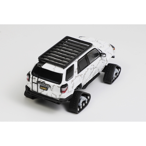 1/64 トヨタ 4ランナー wide-body Prerunner 左ハンドル仕様 スキーバージョン ホワイト