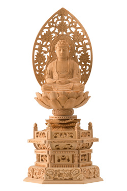 桧　座釈迦　正面