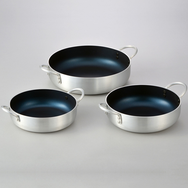 ラウンドテーブルパン集合