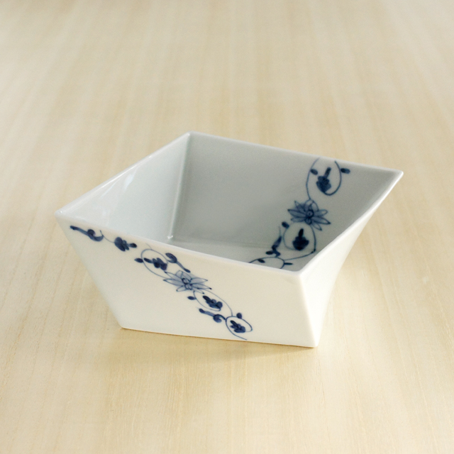 有田焼 そうた窯 「帯花唐草角捻り鉢」 シャープでおしゃれな角