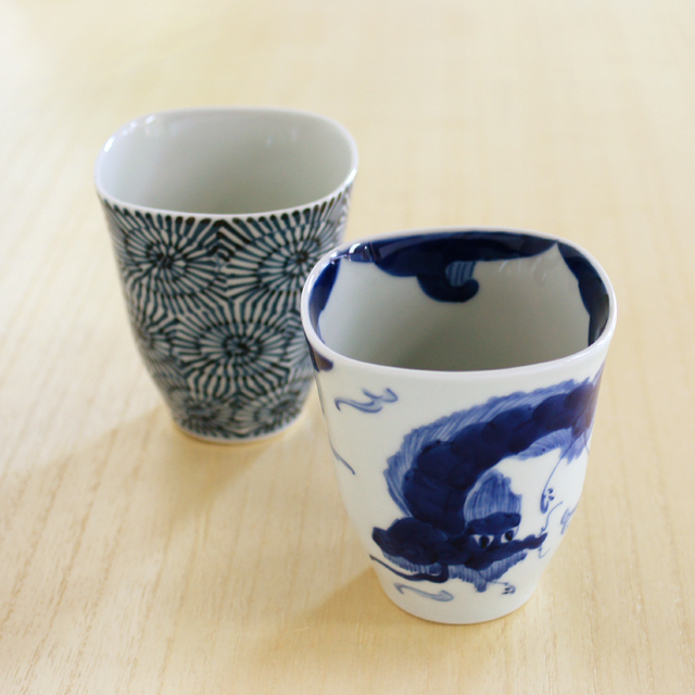 和食器通販ショップ　藍土な休日  そうた窯　たこ唐草・龍雲　角フリーカップ