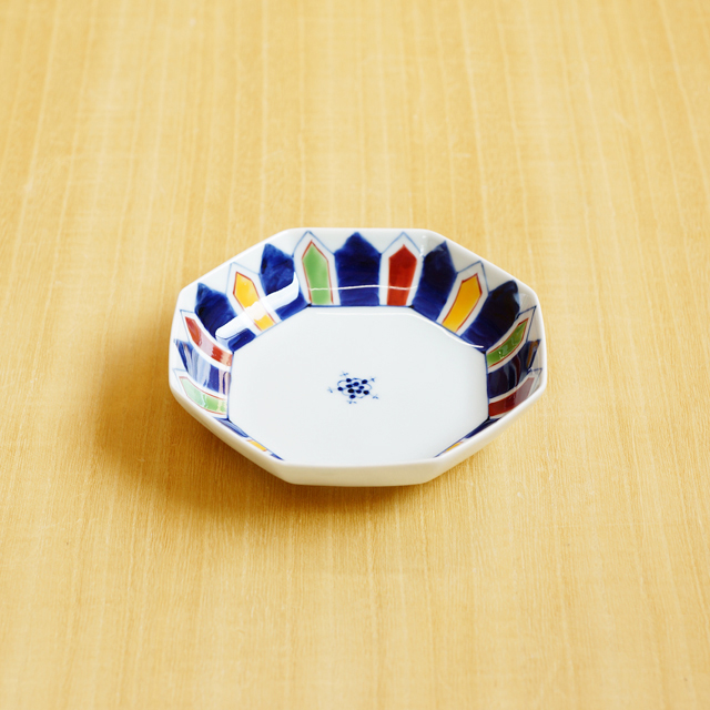 有田焼 皓洋窯 「染錦剣先八角取皿」食卓を彩り、心に花を咲かせる器