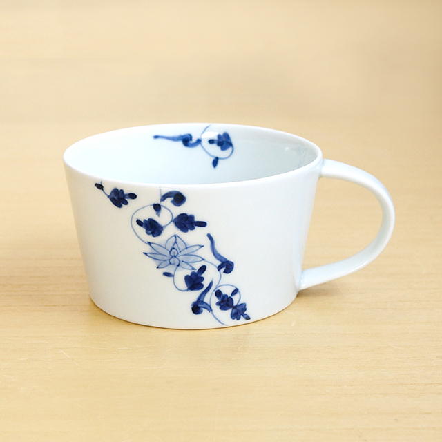 有田焼 そうた窯 「藍土オリジナルスープカップ（帯花唐草）」 【和