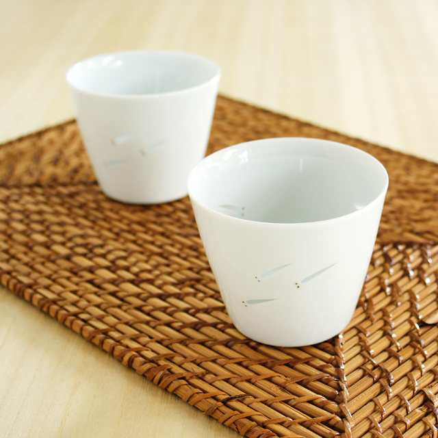 波佐見焼 光春窯 「ホタル彫めだかカップ（大）」 涼しげで