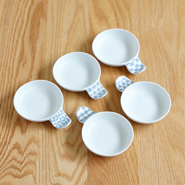 波佐見焼　和山窯　丸皿　小皿　ハンディ小皿　かわいい　幾何学　和食器　箸置き　【和食器通販ショップ　藍土な休日】
