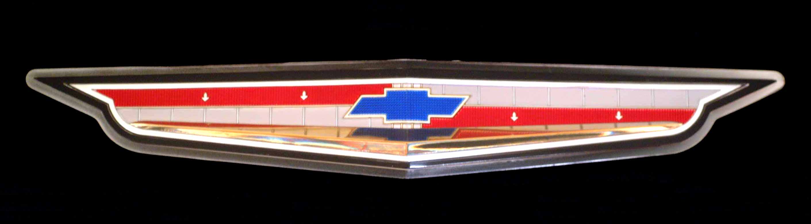 61　グリルエンブレムインサート　２８３　Ｖ８