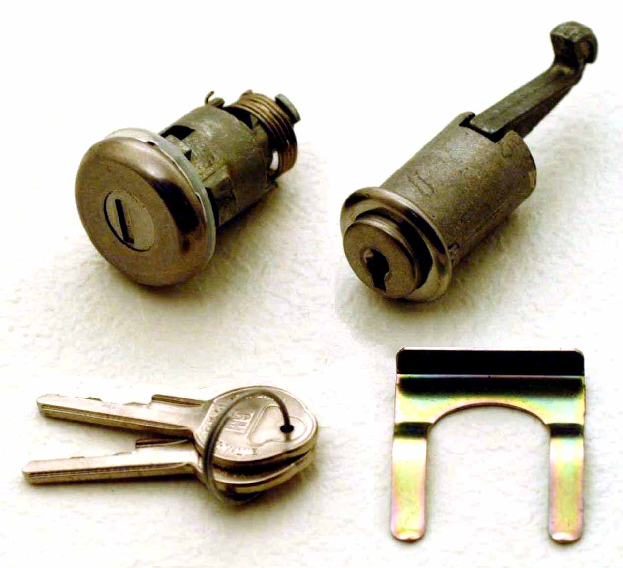 '64　グローブボックス＆トランクロック／２Key付き