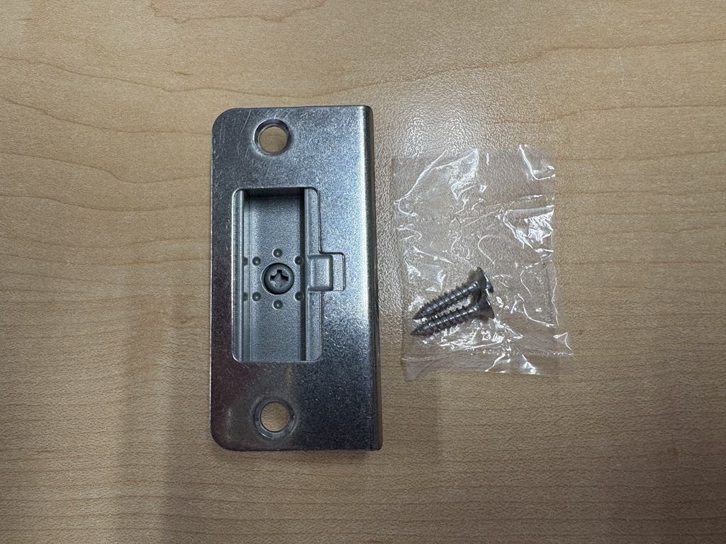 カワジュン　レバーハンドル用調整式ストライク　KLWC