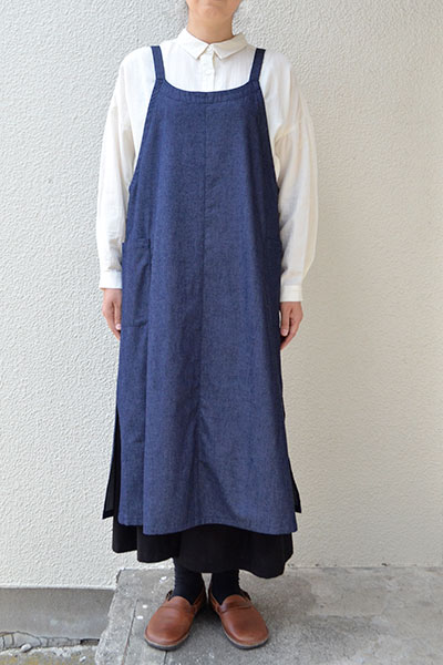 【メール便送料無料】デニムラウンドネックエプロン(ネイビー）