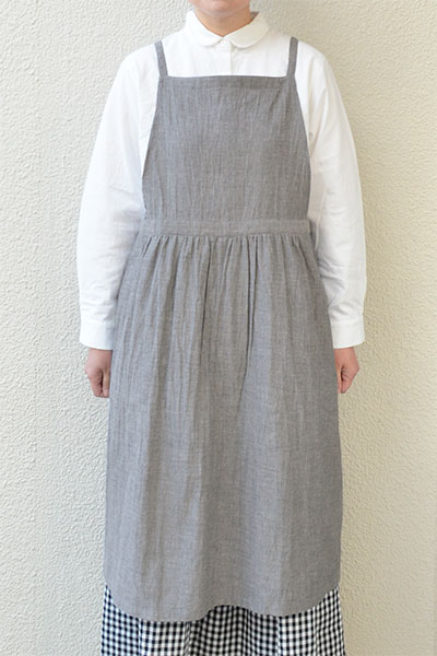 コットンリネンダンガリー ギャザークロスエプロン