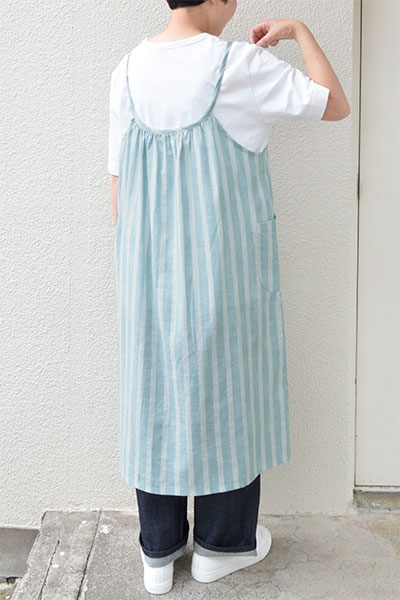 ムラ糸ストライププリント ギャザーエプロンワンピース