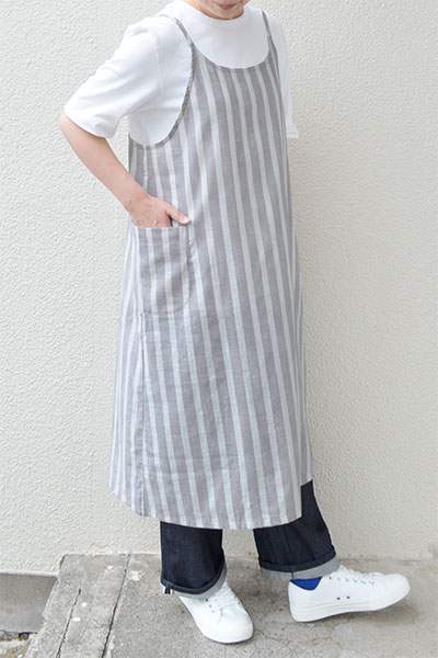 ムラ糸ストライププリント ギャザーエプロンワンピース