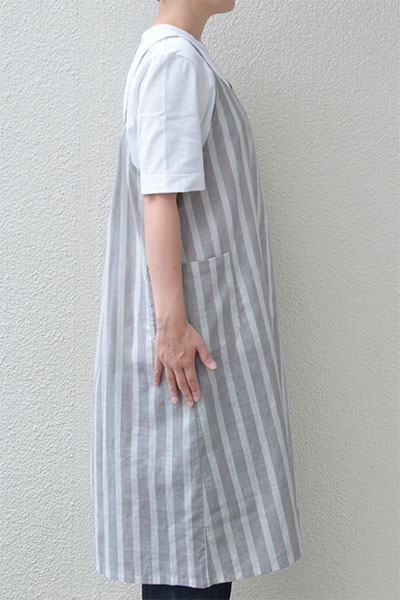 ムラ糸ストライププリント ギャザーエプロンワンピース