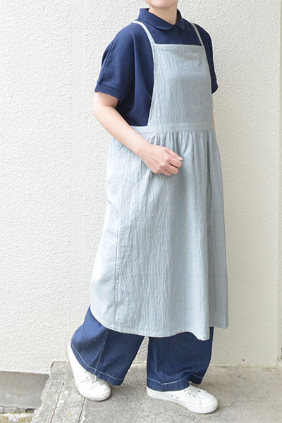 コットンリネンダンガリー ギャザークロスエプロン