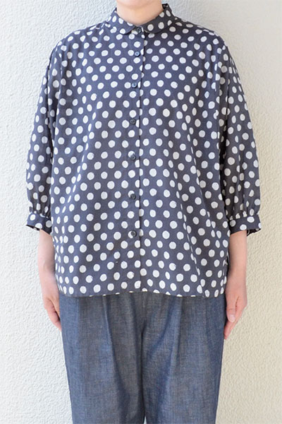 【送料無料】ラフドットプリント ミニョンブラウス(グレー）