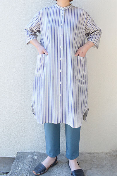 【送料無料】ストライプワッシャー スタンドカラーワンピース(ホワイト）