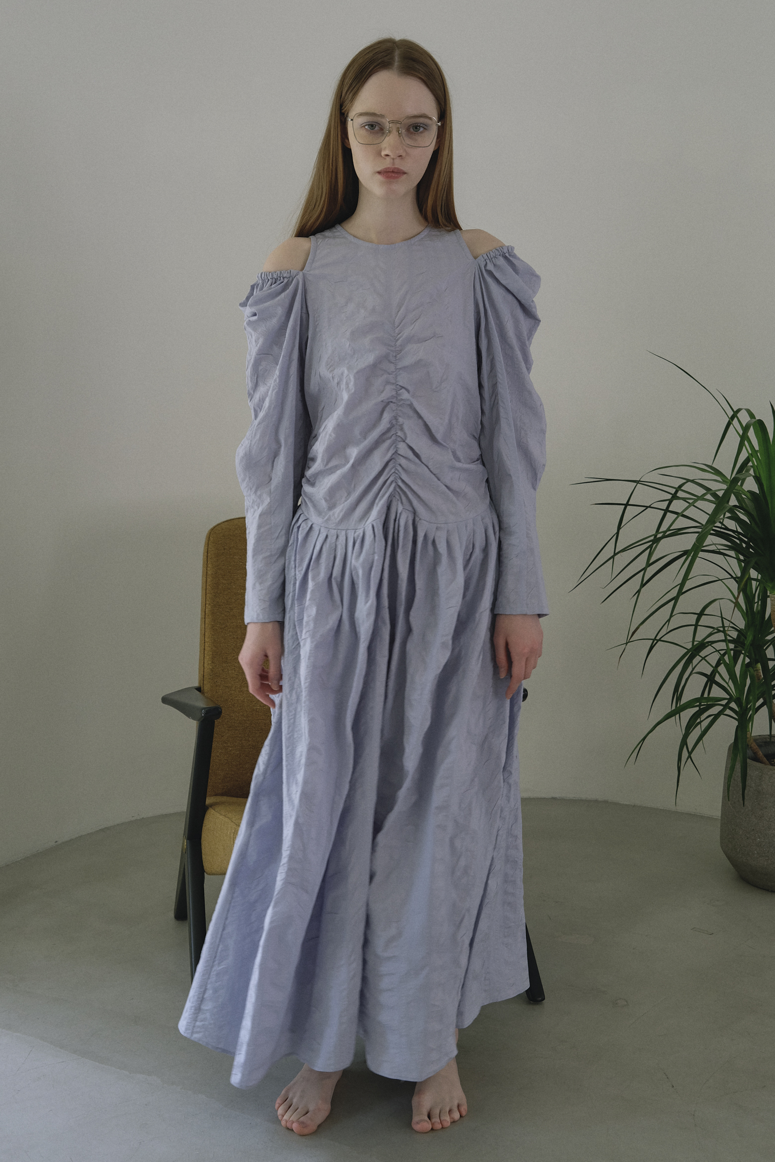 【HONEY MI HONEY】shoulder cut off gather long one-piece