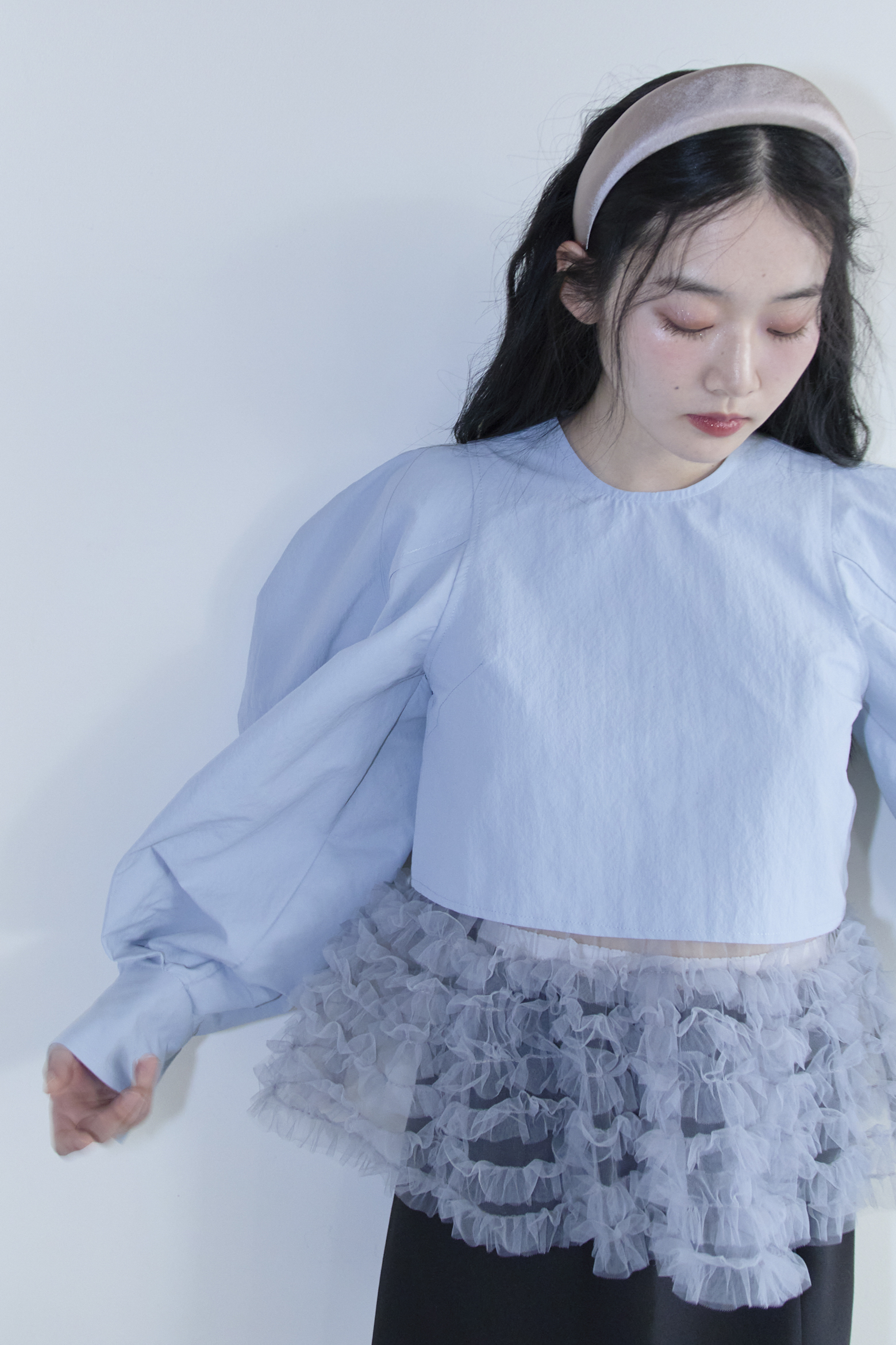 HONEY MI HONEY｜チュールフリルペプラムブラウス｜立体感と脚長効果を