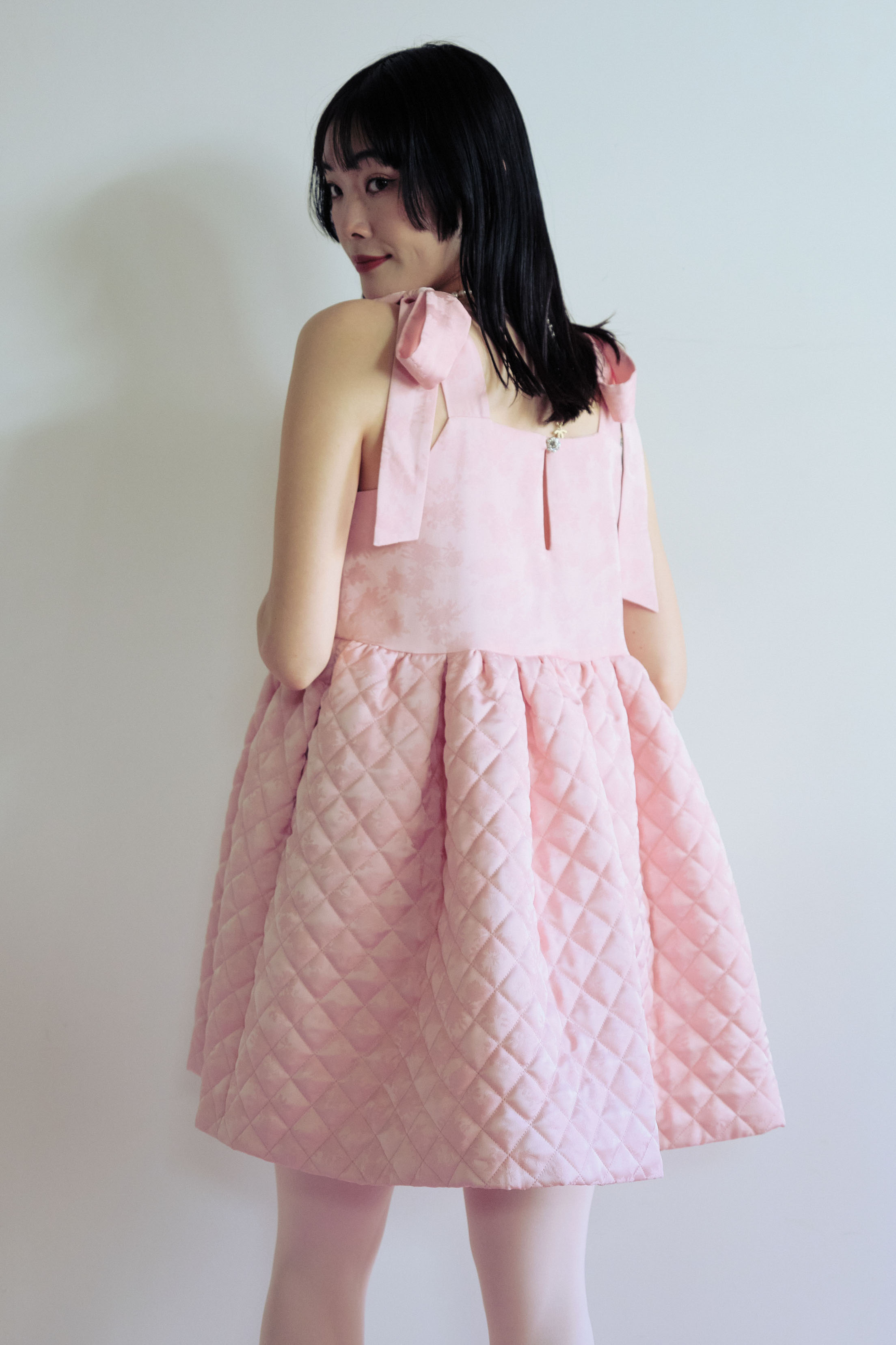 HONEY MI HONEY｜quilting rose satin tiered mini one-piece