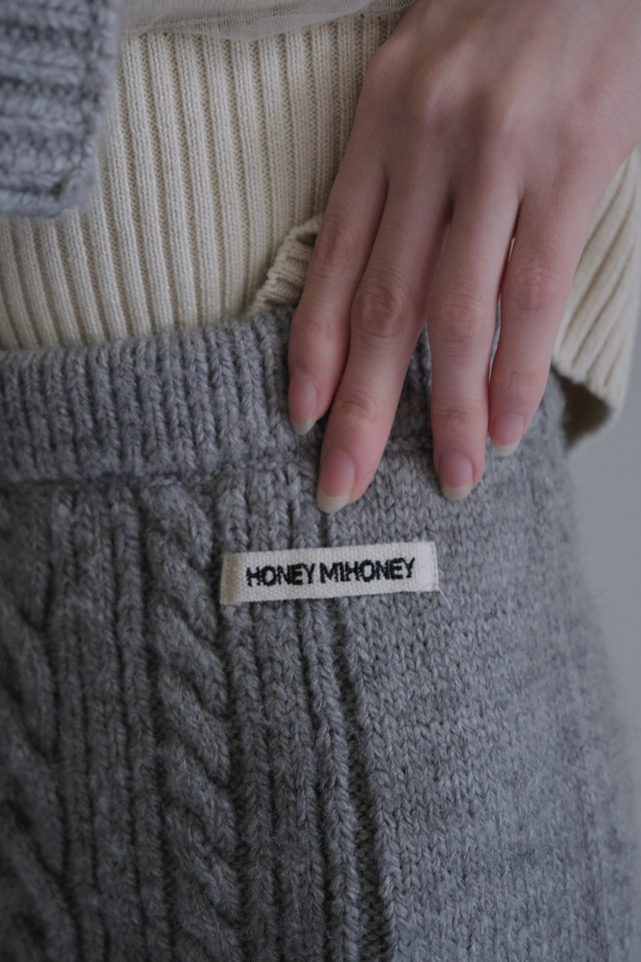HONEY MI HONEY｜ケーブルニットショートパンツ｜大人可愛い冬ボトム