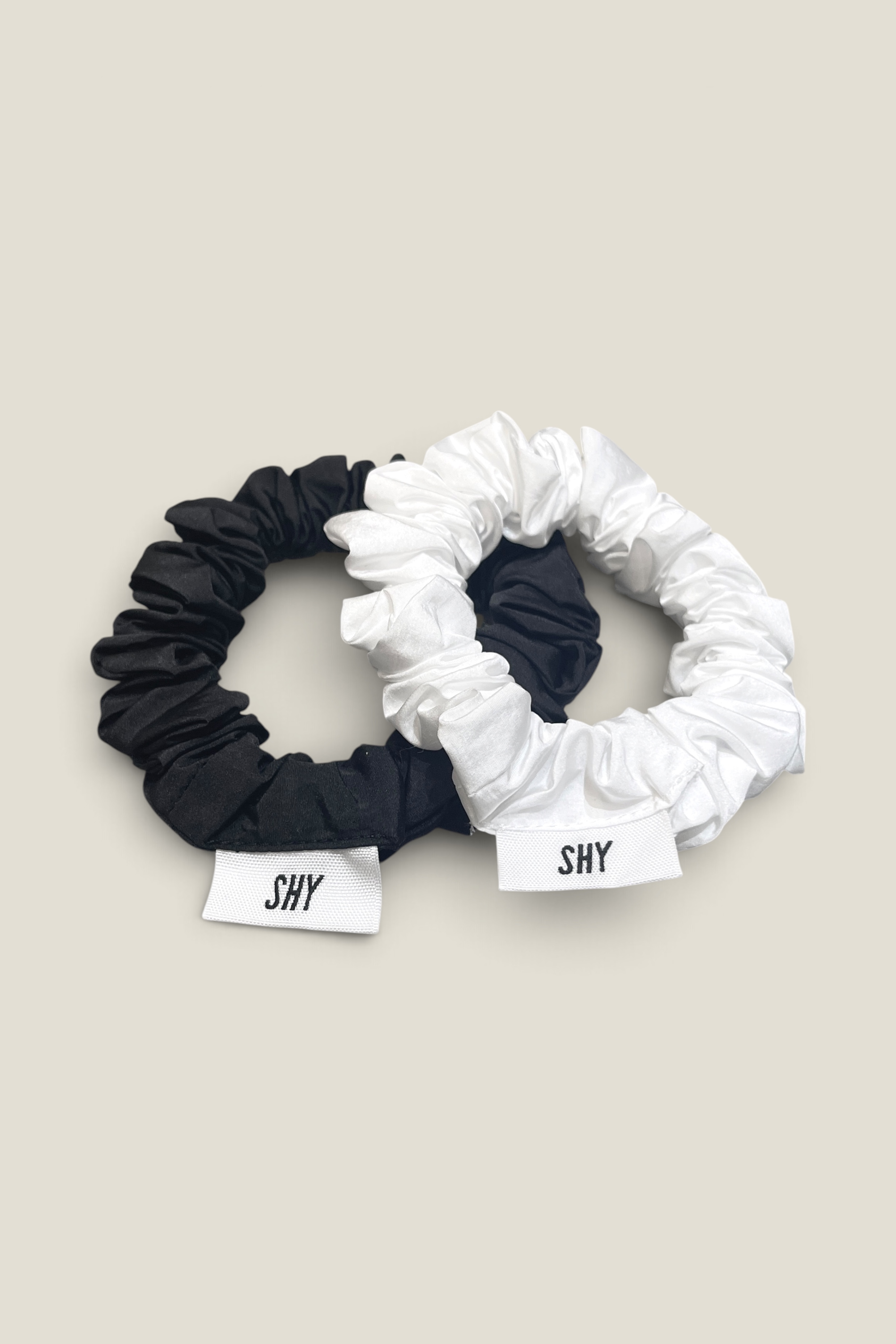 【SHY】athleisure shy logo name scrunchie