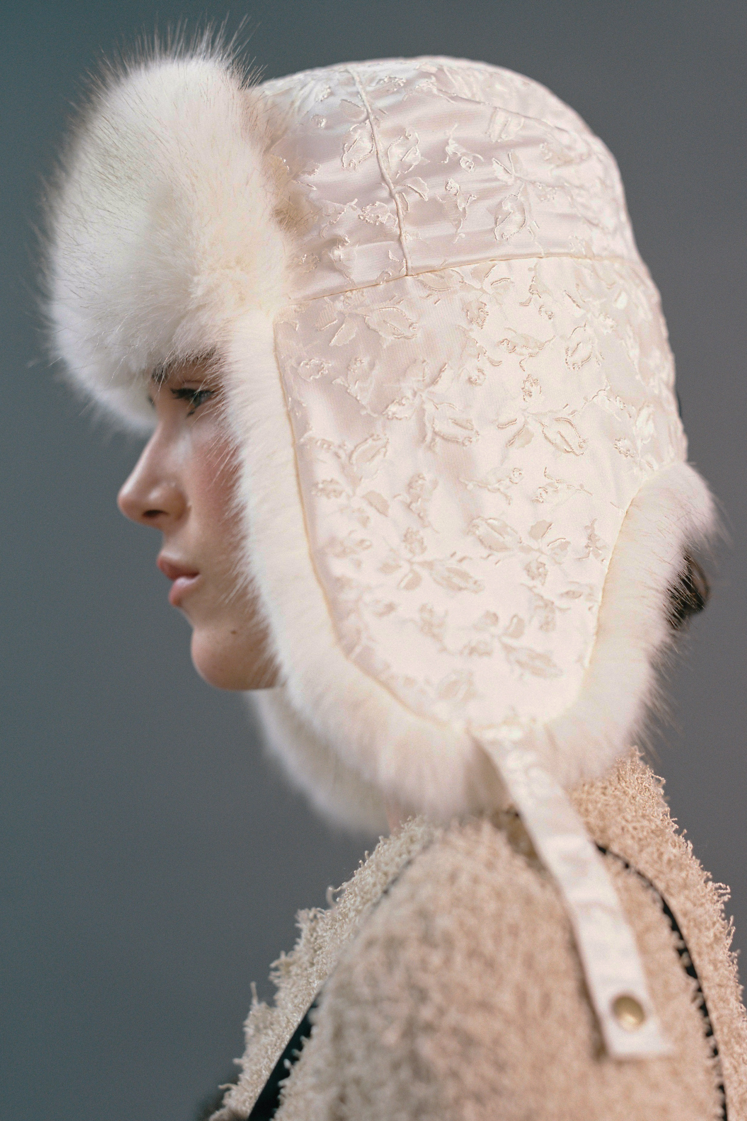 AWESOME NEEDS】FUR TRAPPER HAT_GLOW HONEY.MALL