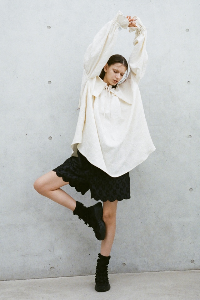 flower jacquard short pants 