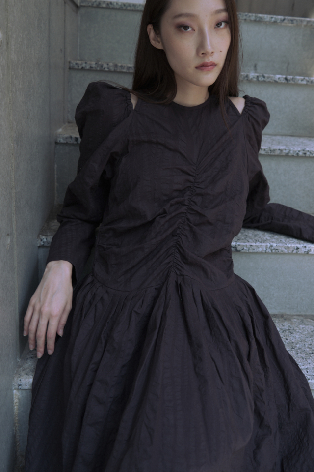 HONEY MI HONEY｜ショルダーカットオフギャザー ロングワンピース