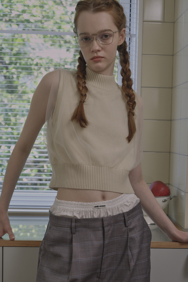 over tulle no sleeve knit